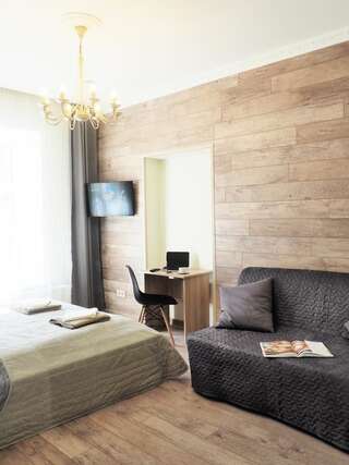 Апарт-отели Emi apartment Вильнюс Четырехместный номер с ванной комнатой-6
